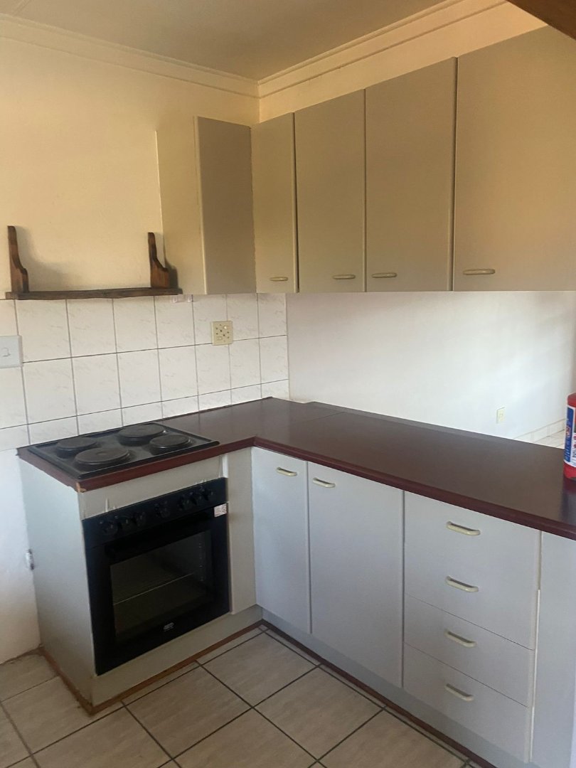 2 Bedroom Property for Sale in Langenhovenpark Free State